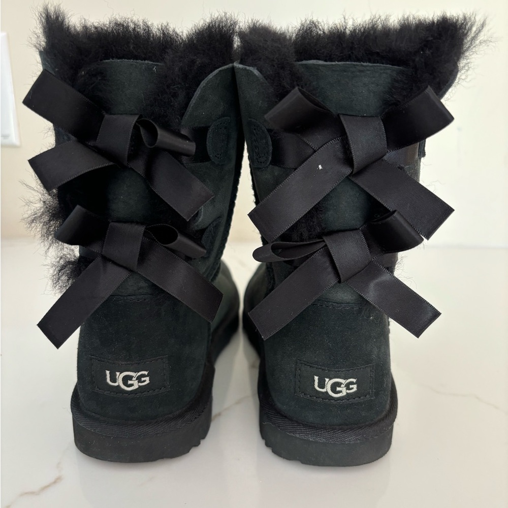UGG Girls Bailey Bow NWOT 3